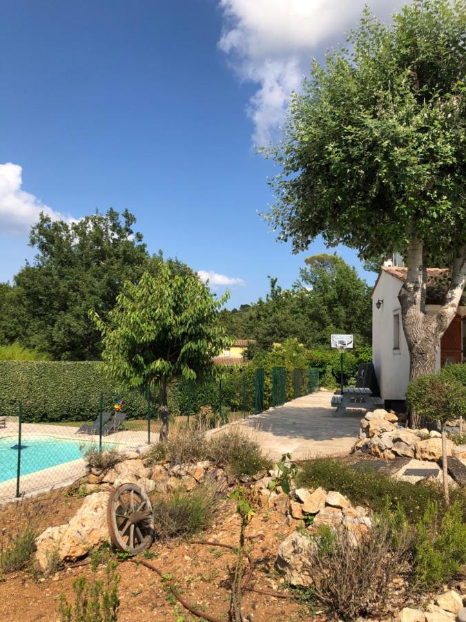 Villa Des Pies Fayence Bagian luar foto