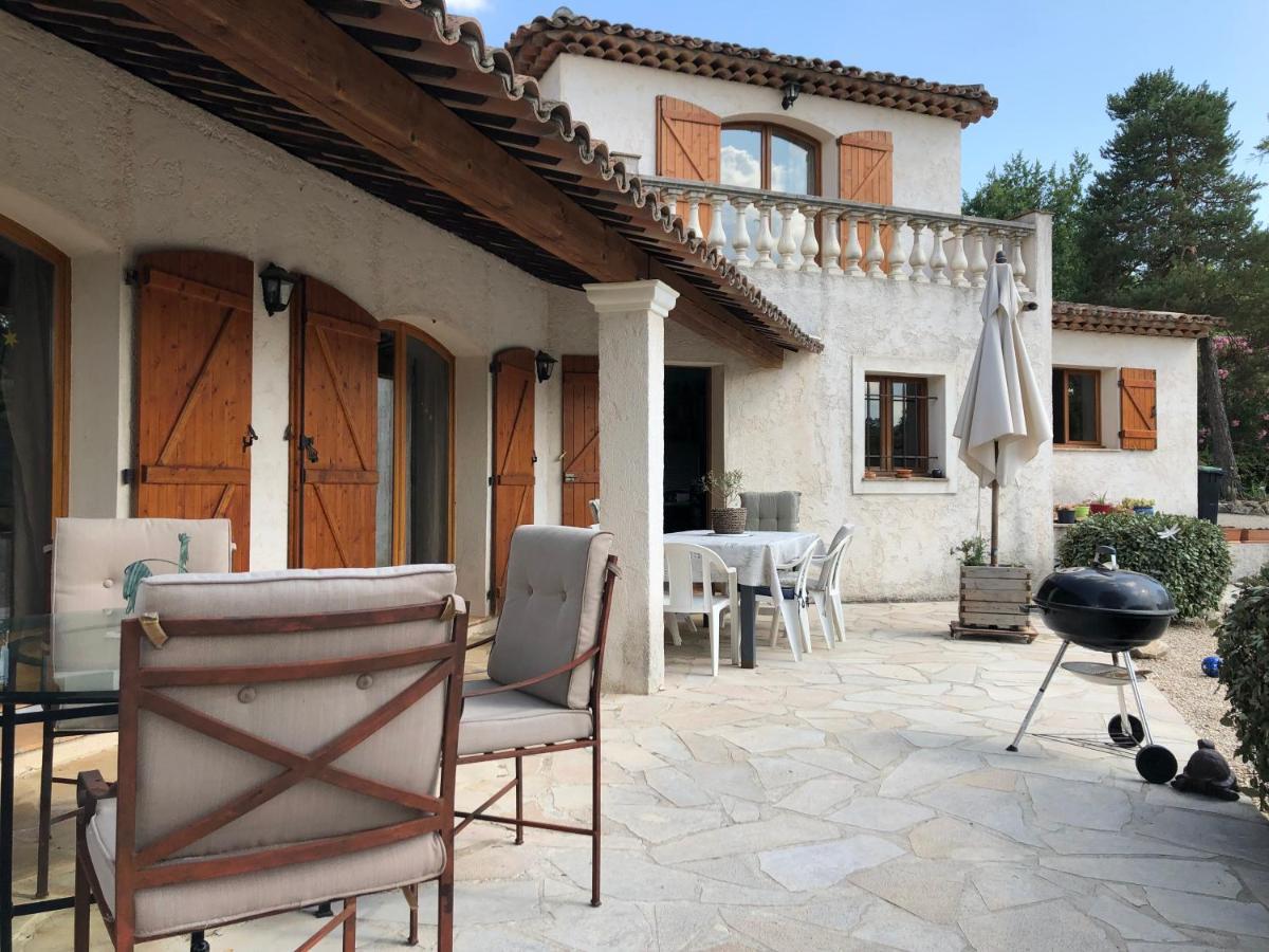 Villa Des Pies Fayence Bagian luar foto