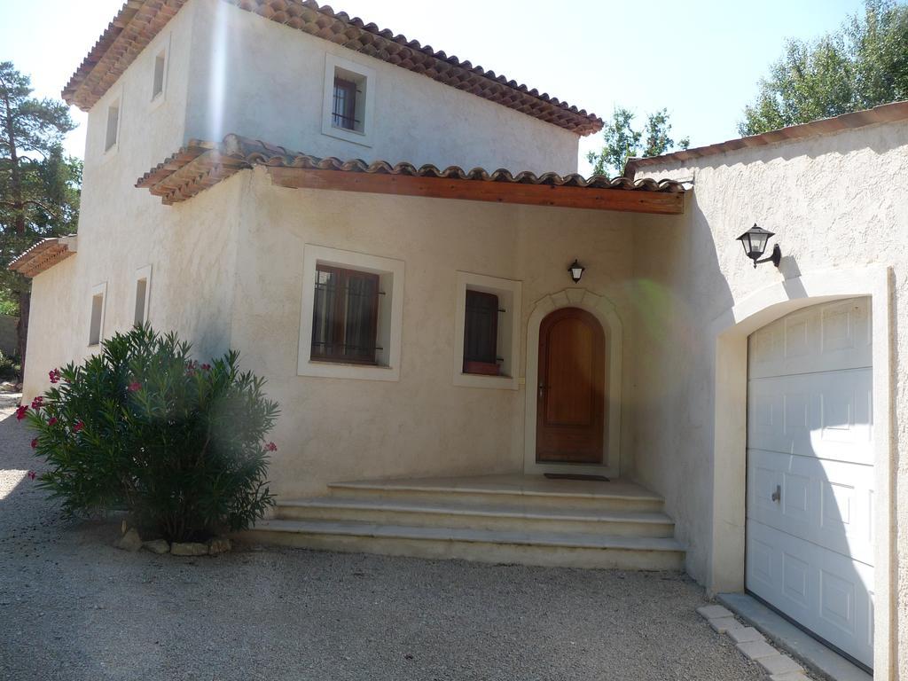 Villa Des Pies Fayence Bagian luar foto